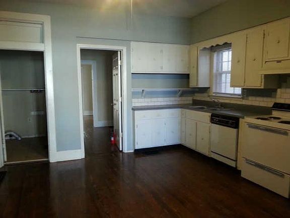 4th image of 328 Main St