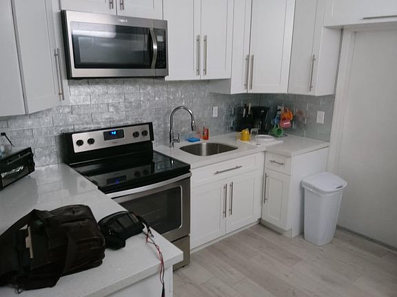 2nd image of 4061 N Dixie Hwy APT 13