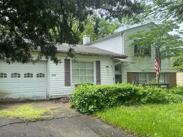 4137 Klepinger Rd, Dayton, OH 45416