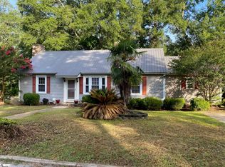 111 Maplebrook St, Laurens, SC 29360