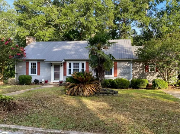 111 Maplebrook St, Laurens, SC 29360