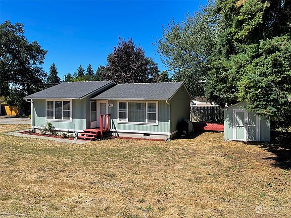 2nd image of 611 165th Street S