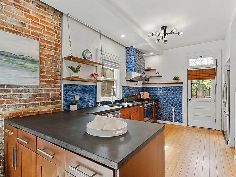 145 S Cherokee St — Photo 14