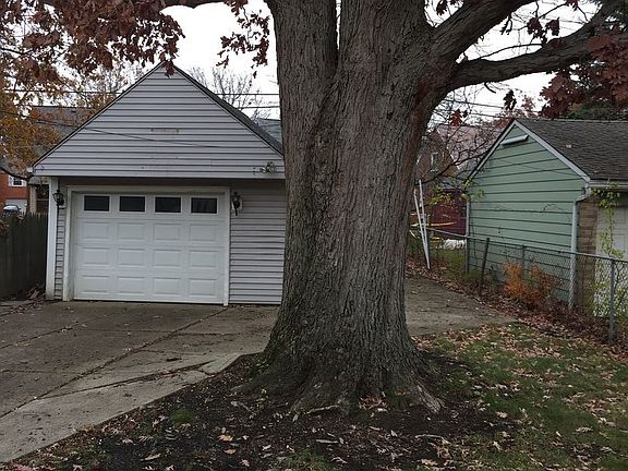 2nd image of 25180 Chatworth Dr