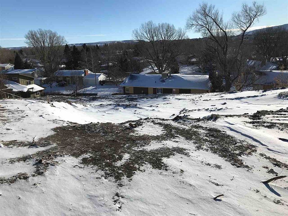 2nd image of 3821 Plateau Pl