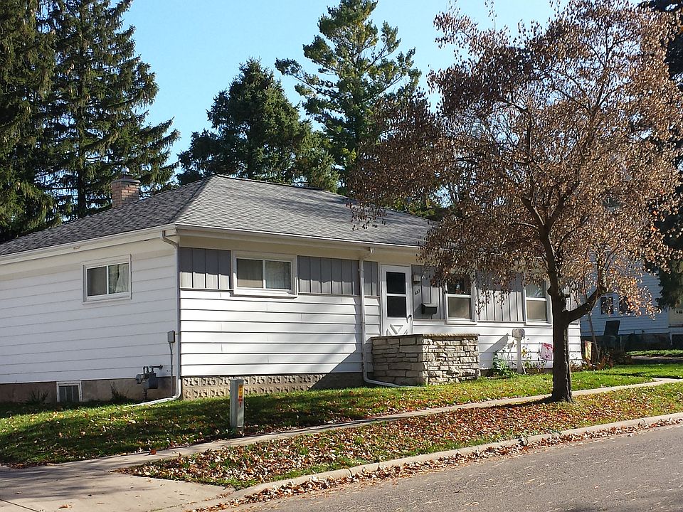 2nd image of 637 S Grove St