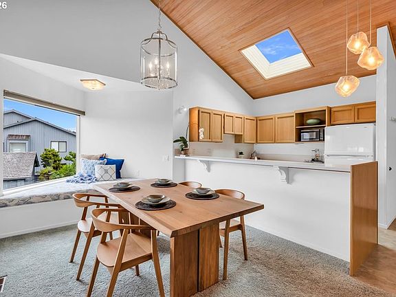 4th image of 4175 N Highway 101 APT M2