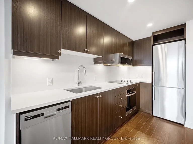 340 Queen St #1403 — Photo 10