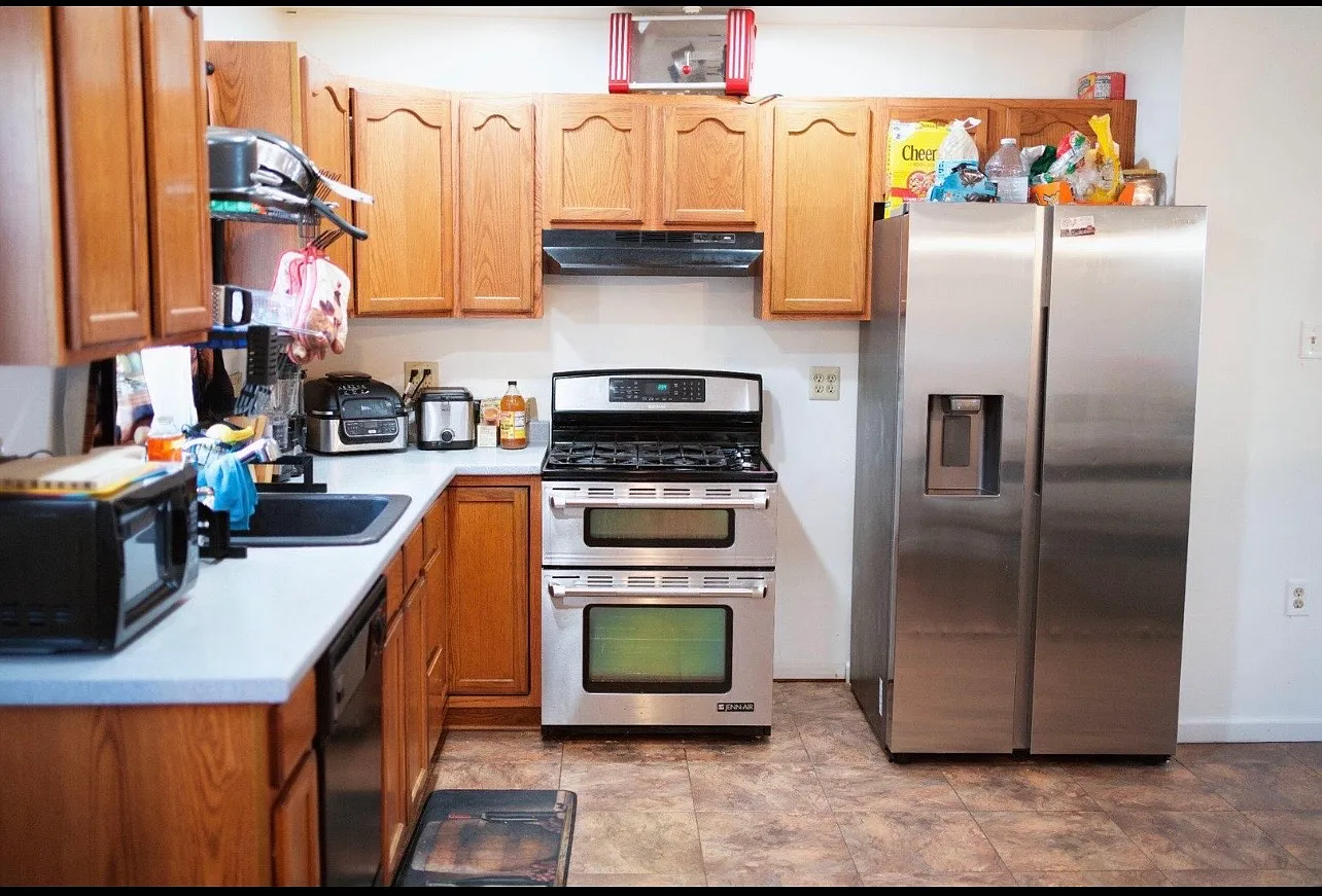3 bed, 1152 sqft, $2,700 — Photo 3