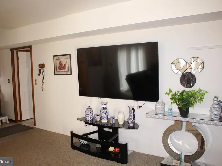 219 Meadow Dr — Photo 37