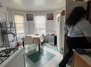 10 Warren St #2E, Cambridge, MA 02141