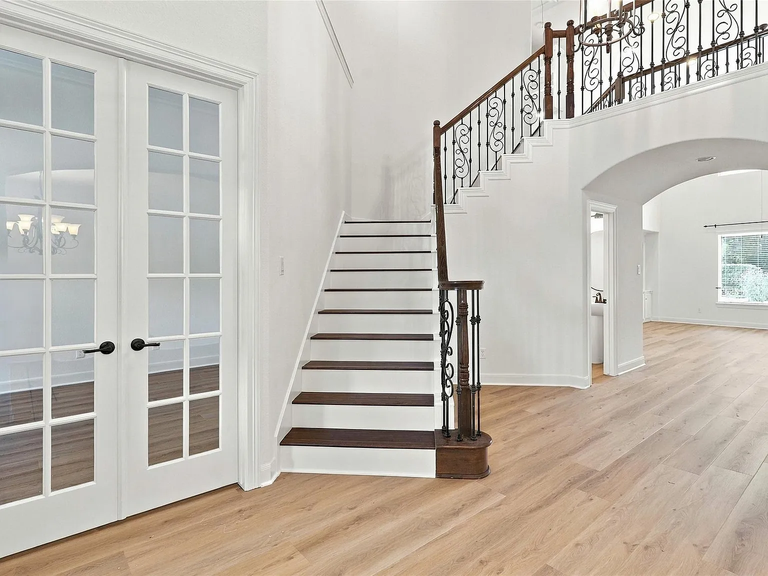 4 bed, 3.5 bath, 4011 sqft, $5,500 — Photo 3