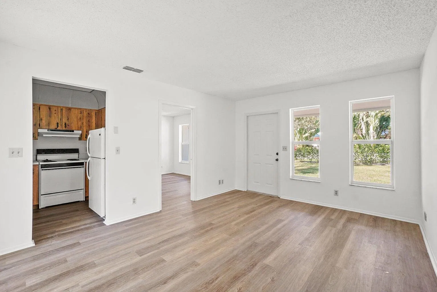 1 bed, 1.0 bath, 680 sqft, $1,800 — Photo 4