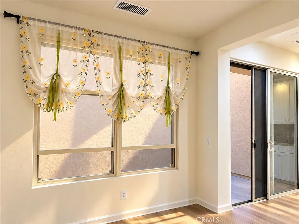 3 bed, 1611 sqft, $4,500 — Photo 3