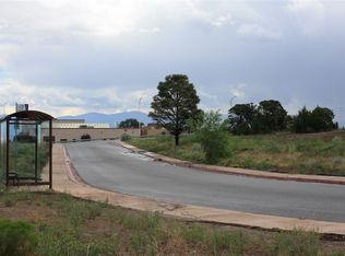 15 Entrada Dr, Los Alamos, NM 87544