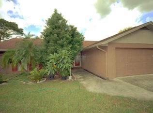 601 Rollingwood Ln, Valrico, FL 33594