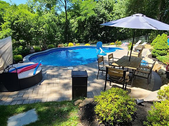 2nd image of 270 Cottage Road