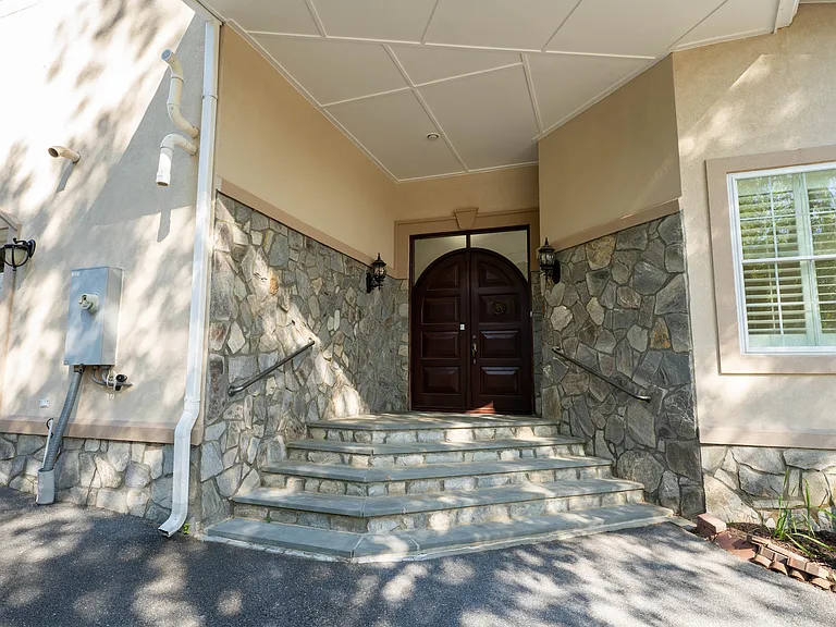 10805 S Glen Rd — Photo 40