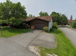 102 Garden Ln, Lewisburg, WV 24901