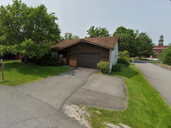 102 Garden Ln, Lewisburg, WV 24901