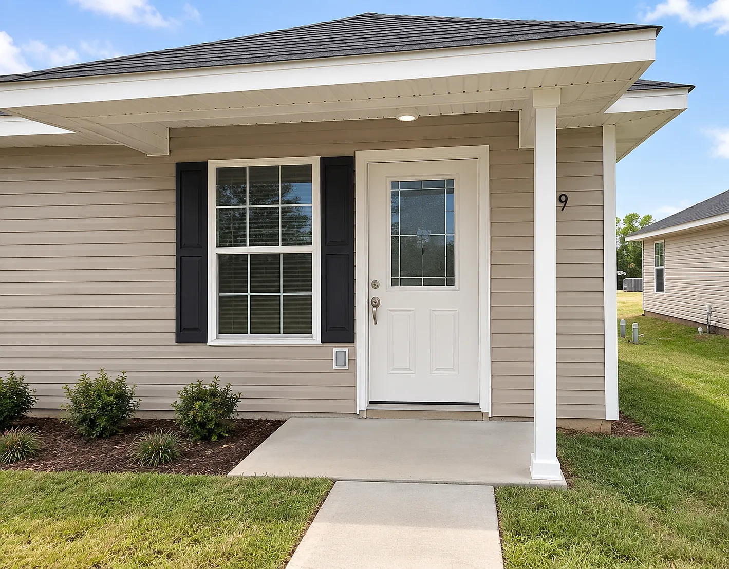 2 bed, 899 sqft, $1,300 — Photo 1