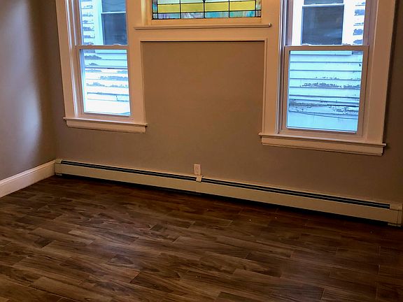 2nd image of 106 Melrose Ave Floor 1
