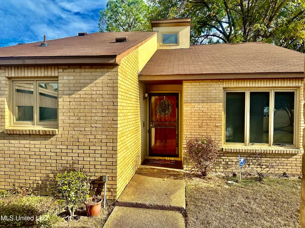16 Park Crest Pl, Jackson, MS 39211