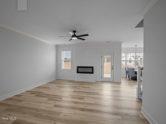 5th image of 654 Norberry Drive