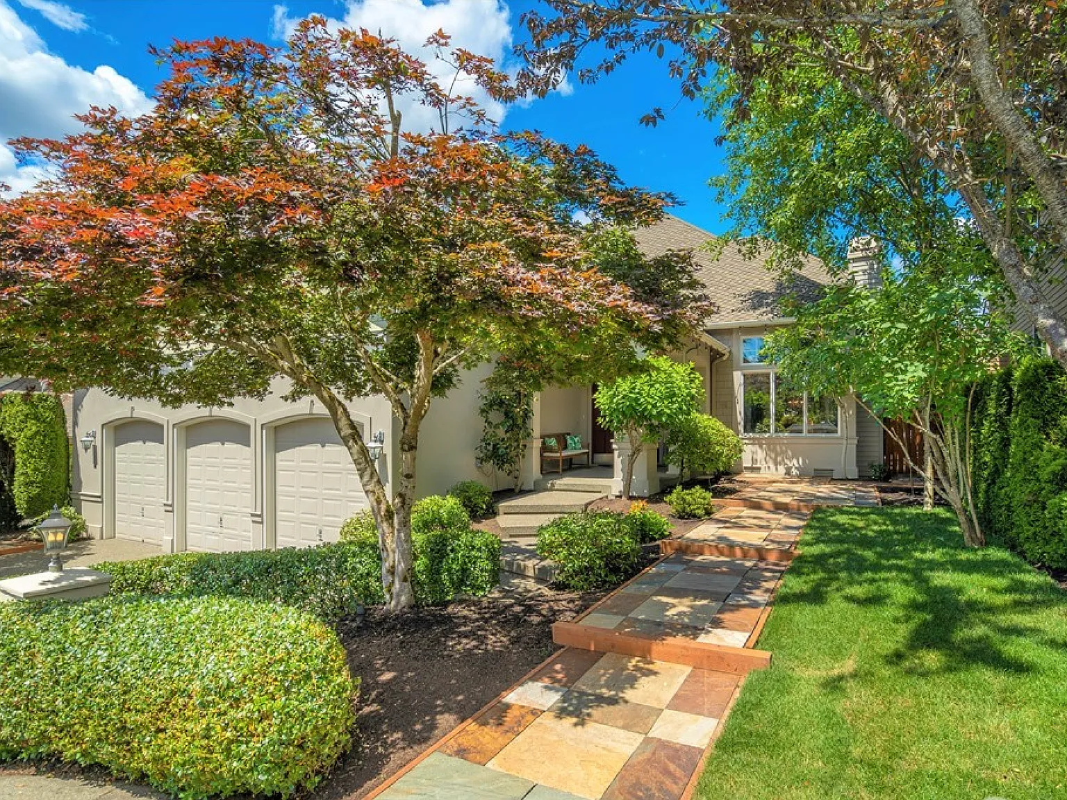 5 bed, 4057 sqft, $5,000 — Photo 2