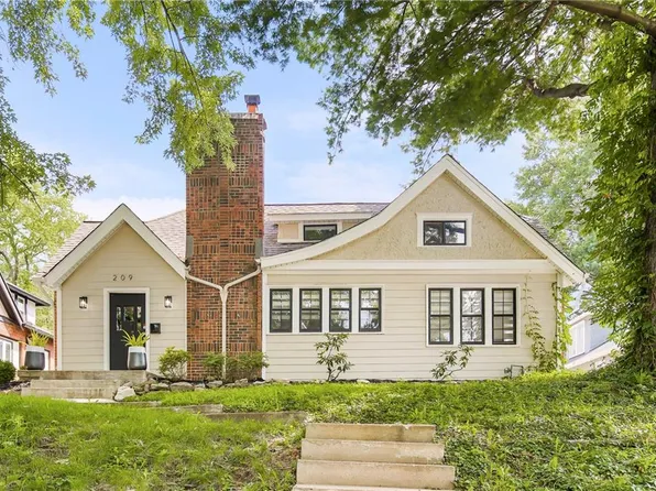 209 E 66th St, Kansas City, MO 64113