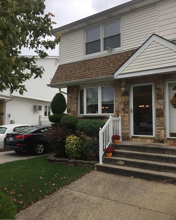 1st image of 129 Crossfield Ave