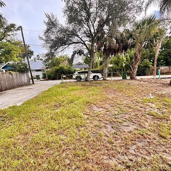 209 W Emily St — Photo 6