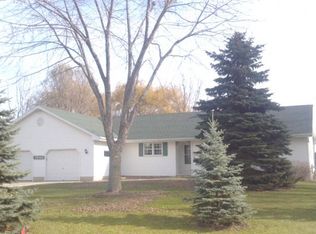2840 Summerset Cir, Suamico, WI 54173