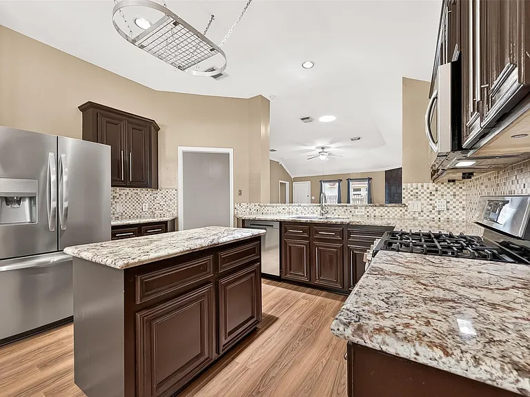 4818 Lake Catherine Ct — Photo 13