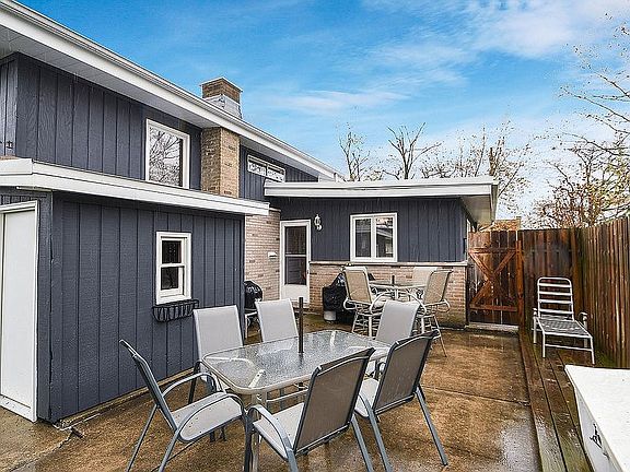 3rd image of 310 Ashland Ave