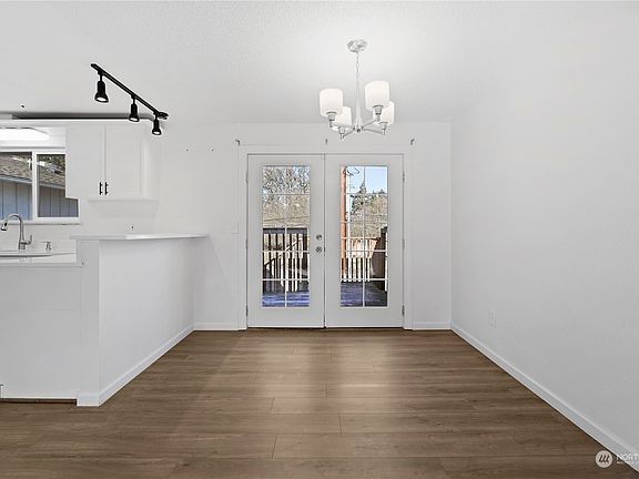 5th image of 15202 18th Avenue Ct E