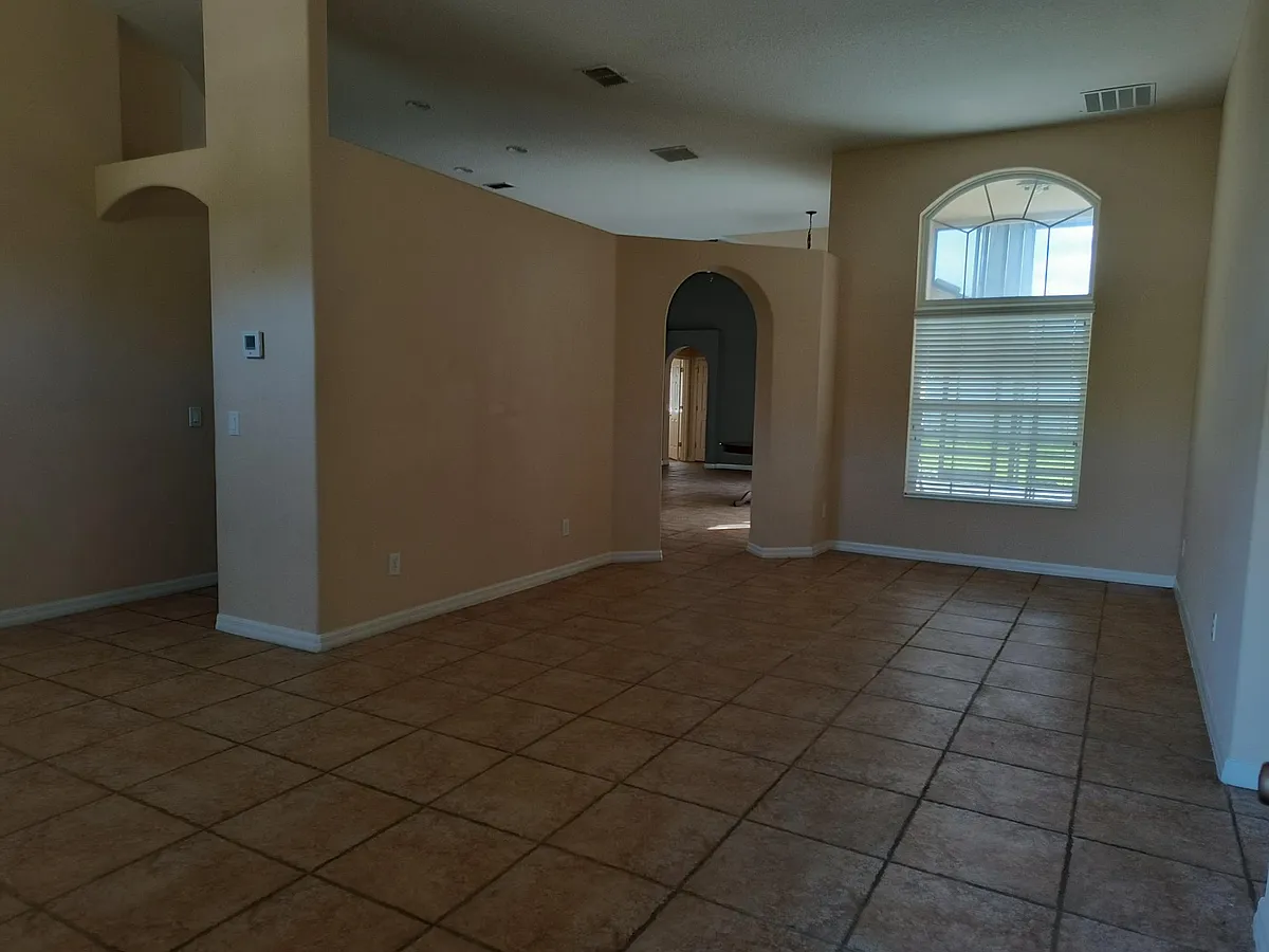 Building Photo - 881 Seneca Trl