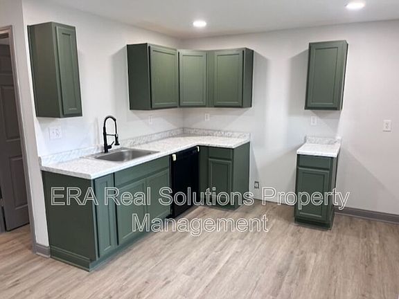 4th image of 2777 Thorndale Ave #A