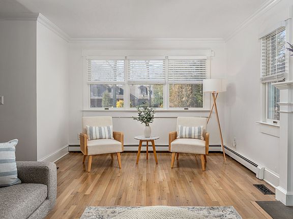 4th image of 7 Deerland Dr
