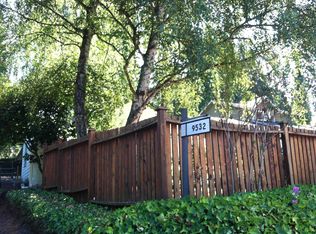 9532 Sand Point Way NE, Seattle, WA 98115