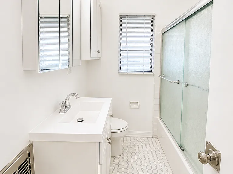1400 N Gardner St #13 — Photo 7