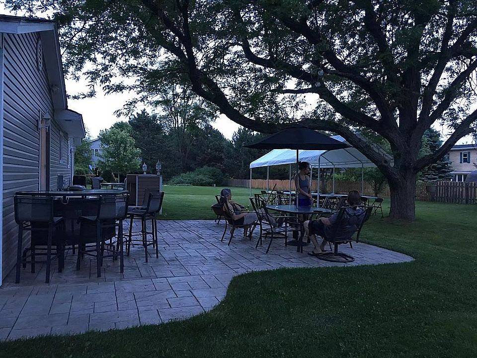 2nd image of 807 Country Ln
