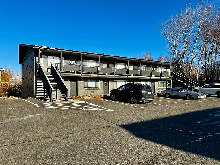 Mt. Stuart Apartments — Photo 16