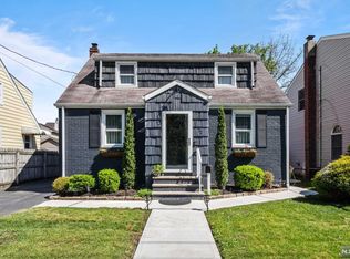 72 Riverside Ave, Lyndhurst, NJ 07071