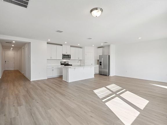 2nd image of 4706 Jasmine Cir