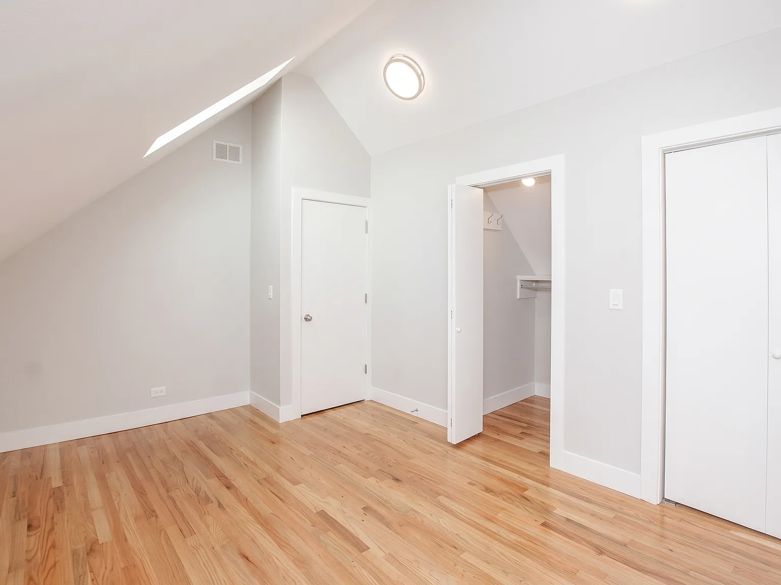 3 bed, $3,800 — Photo 2