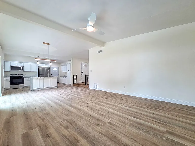 3702 NW 22nd Pl — Photo 9