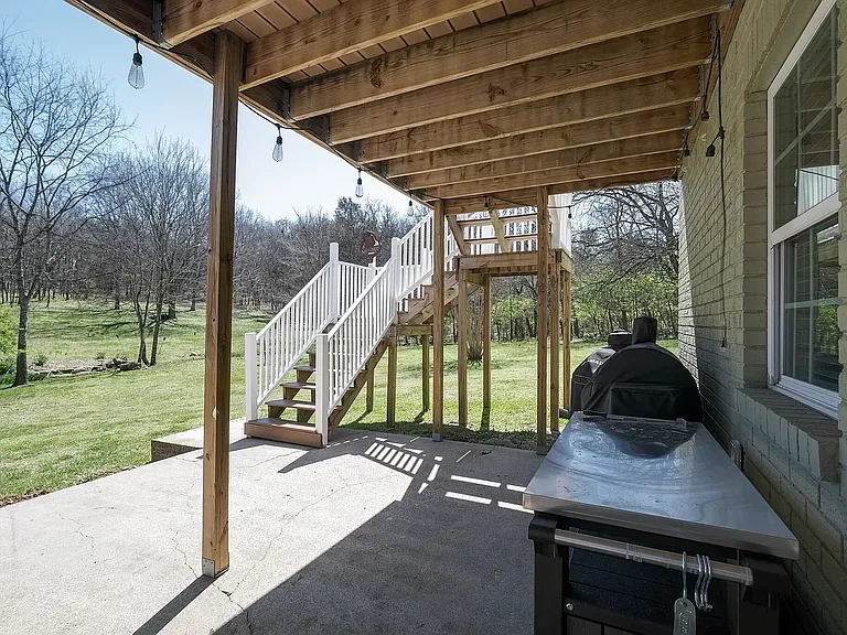 1150 Waller Rd — Photo 14