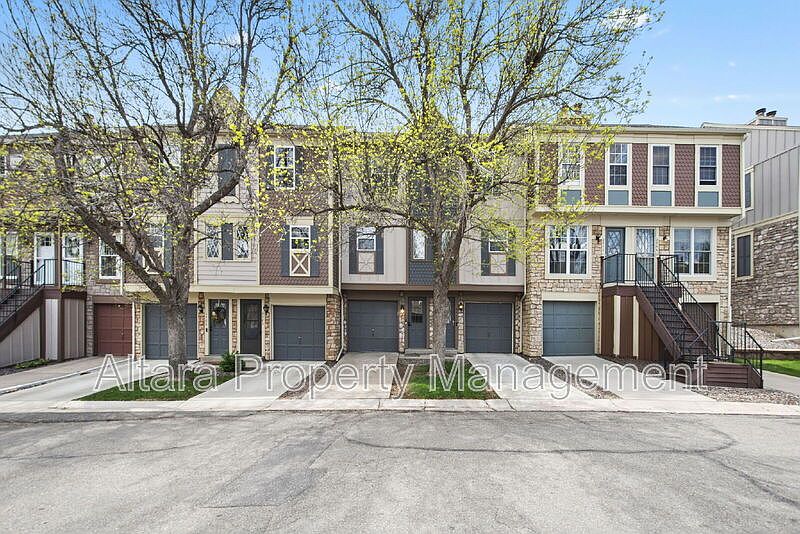 1st image of 2578 E Nichols Cir