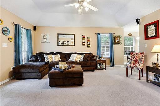 4th image of 18472 Lakewood Ct